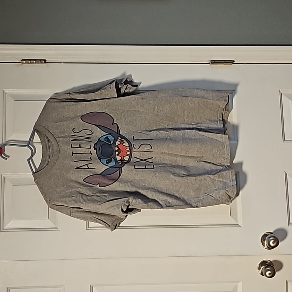 Size XL Disney "Aliens Exist" Stitch shirt.